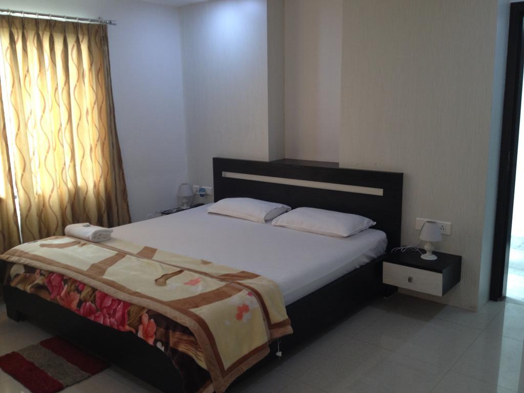 Hotel Amaravati Shiliguri Zimmer foto